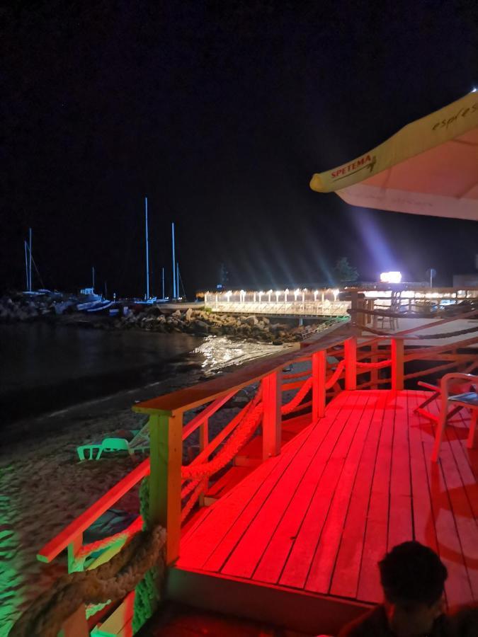 וארנה Luxury Apartment Amalfi 300 M From The Beach מראה חיצוני תמונה